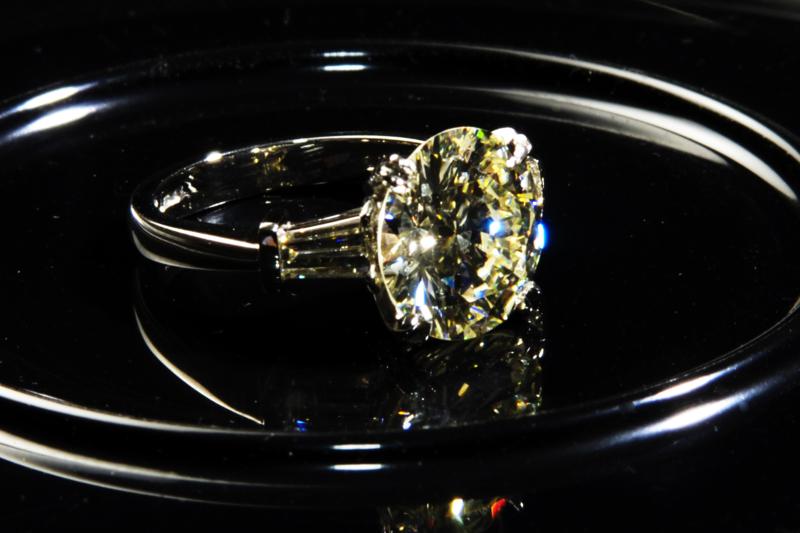 A Fine Diamond Solitaire Ring Set in Platinum 